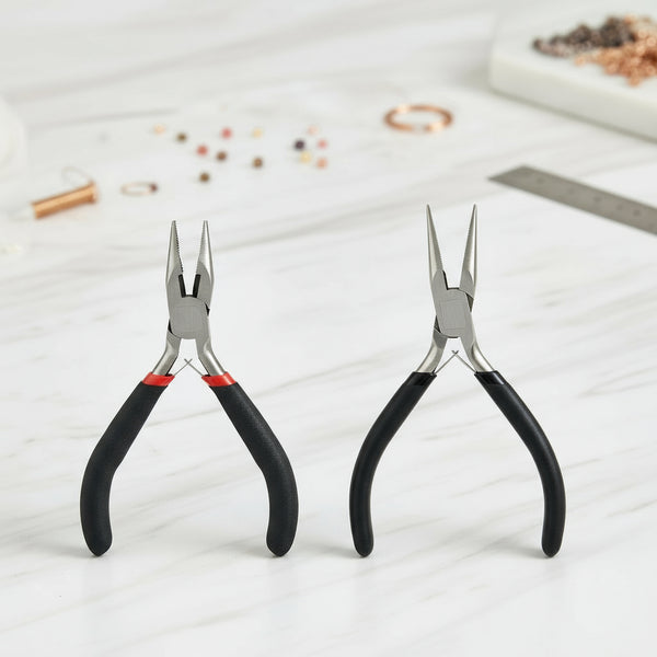 Comparison of carbon steel and stainless steel pliers with text indicating differences.